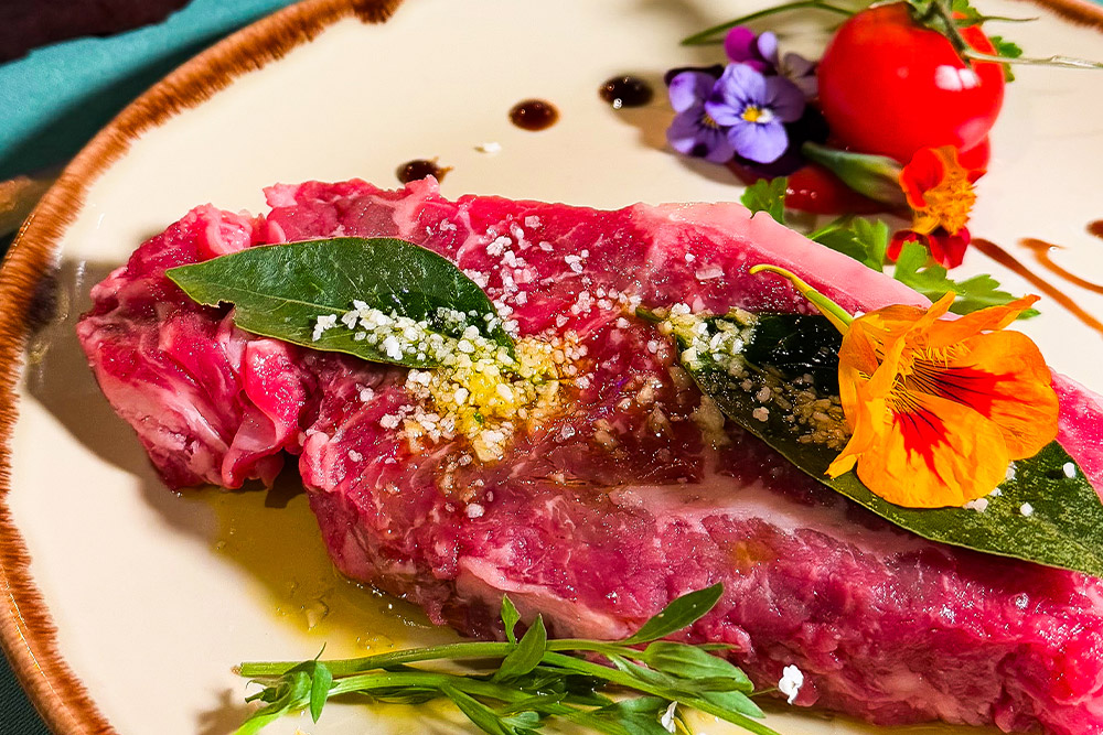 Bife de filete na pedra no Funchal: como funciona, como pedir e porque é um clássico que nunca falha